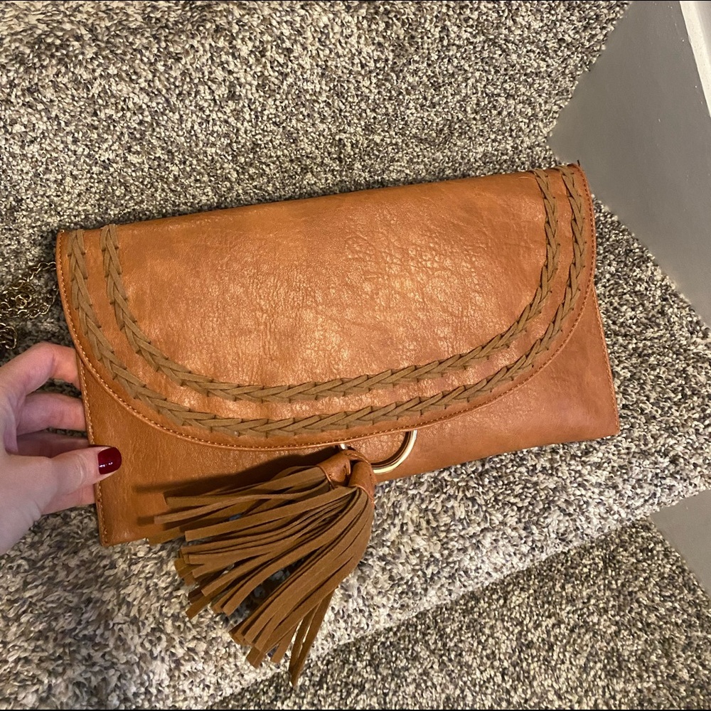 Lulu’s envelope clutch